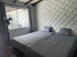 6 bedrooms, WiFi, bed sheets