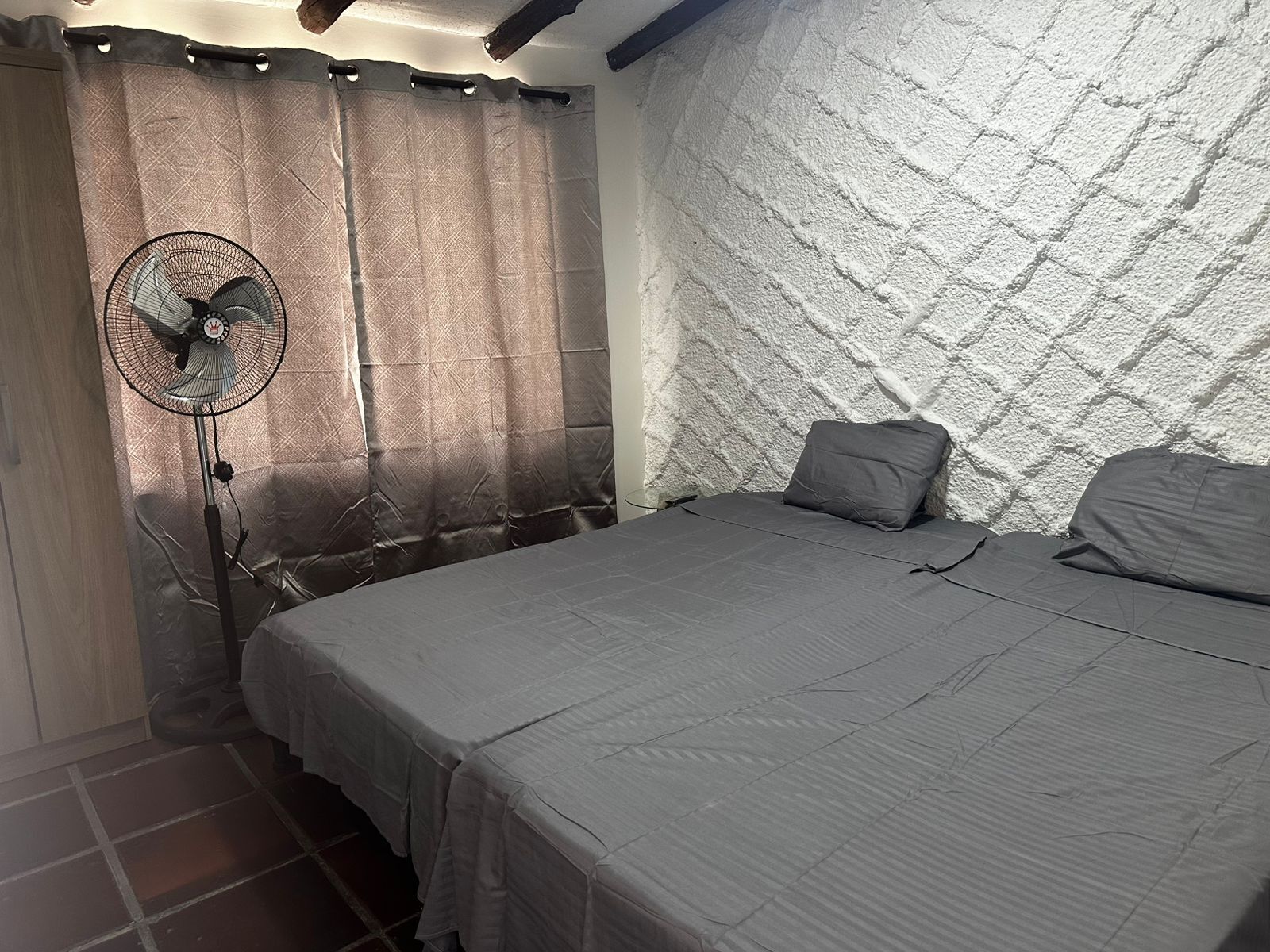 WiFi, bed sheets