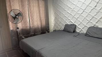 WiFi, bed sheets