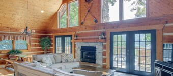 Cove Life Cabin on the Lake!