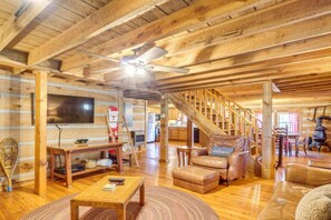 Smart TV, lareira, videogames, pebolim