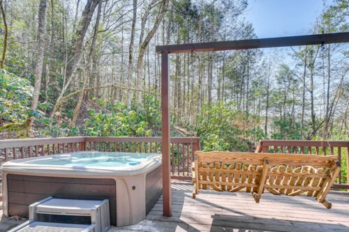 Bear In Flannel Cabin/Hot Tub