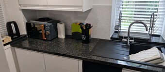 City Centre Apartment - Very Quiet & Pet Friendly 🐾