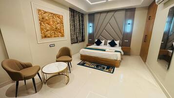 In-room safe, free WiFi