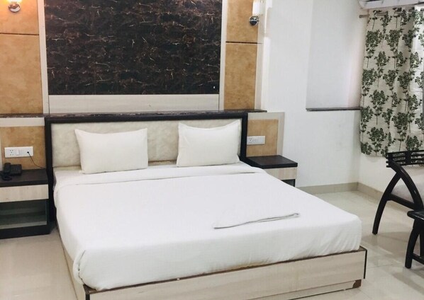 In-room safe, free WiFi