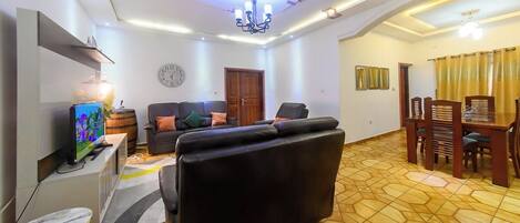 Apartment, 1 Bedroom, Balcony, Garden View | Living room