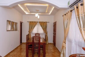 Apartment, 1 Bedroom, Balcony, Garden View | Living room