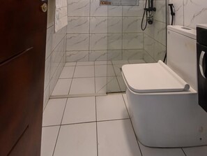 Appartement, 1 chambre, balcon, vue jardin | Salle de bain