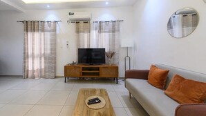 Appartement, 1 slaapkamer, balkon, uitzicht op tuin | Woonkamer