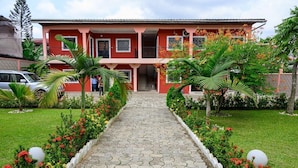 Unclassified image, 2 of 10, button - Chambre Senior - Residence Baho - Douala (Douala)
