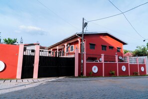 Zimmer, 1 Schlafzimmer, Balkon, Gartenblick | AuĂenbereich