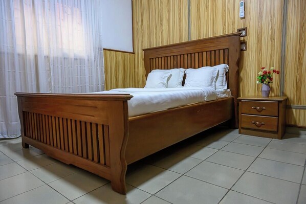 Room, 1 Bedroom, Balcony, Garden View | 1 bedroom