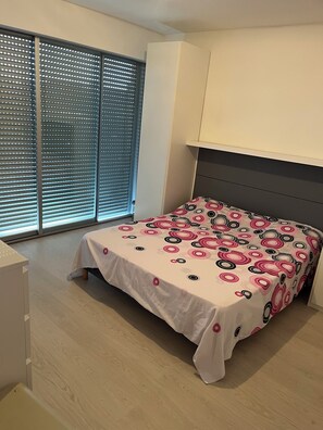 2 Schlafzimmer, Internetzugang, Bettwäsche