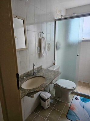 Towels, soap, toilet paper - Cabo Frio Seasonal Apartment - 3 minutes from the beach. Ideal for families (Vila Nova Cabo Frio)