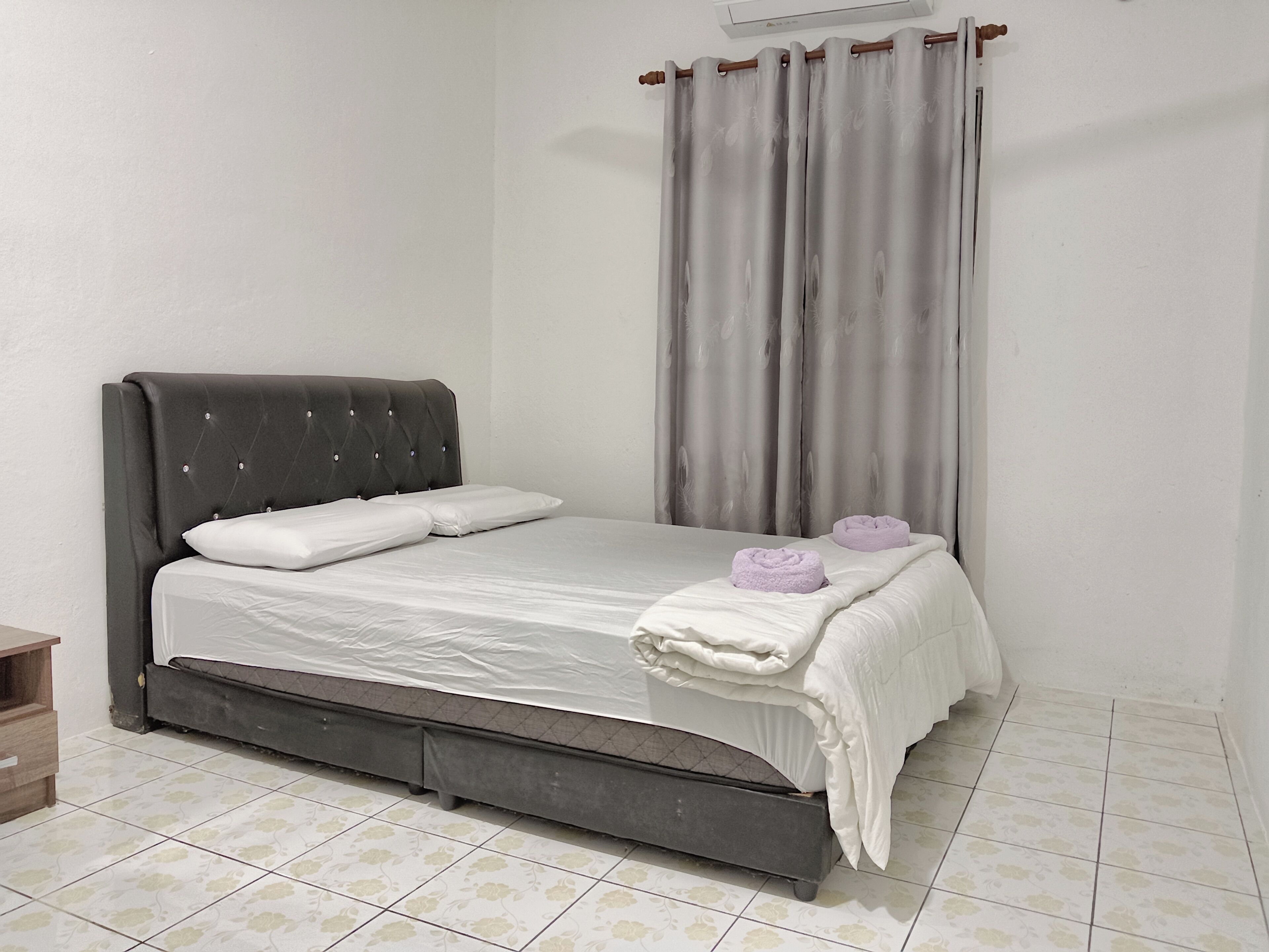 2 soverom og strykejern/-brett