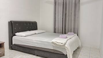 2 bedrooms, iron/ironing board