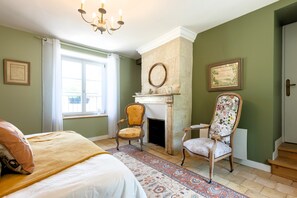 3 chambres, fer et planche à repasser, lit parapluie, Wi-Fi gratuit