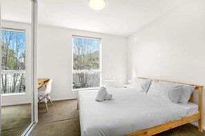 2 Schlafzimmer, Bügeleisen/Bügelbrett, Bettwäsche