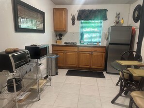 Private kitchen - Charming Old Florida Cottage style apartment in great location! (Goulds)