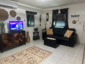 Living area - Charming Old Florida Cottage style apartment in great location! (Goulds)