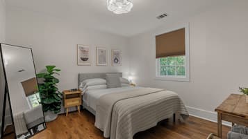 2 habitaciones, caja de seguridad en la habitación y escritorio