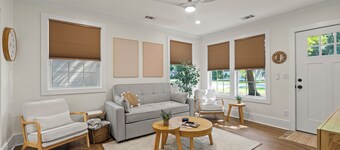 New Listing! Pinky's Palace - Cozy Bungalow minutes from Parris Island