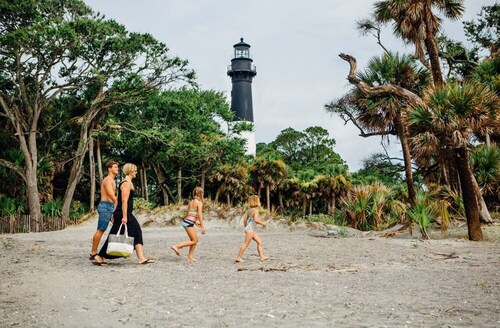 New Listing! Pinky's Palace - Cozy Bungalow minutes from Parris Island
