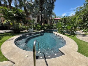 Outdoor pool - Charming 2‑bed apartment w/ AC & pool, close to Coco Beach, Ocotal & Hermosa (Coco)