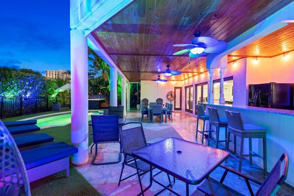 Outdoor dining