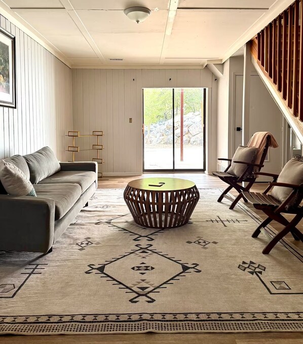 المنشأة من الداخل