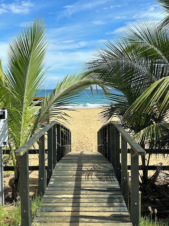 Beach. Near Beach! New Listing! Remodel Cozy! Lovely 5 bedroom home with AC in Arecibo