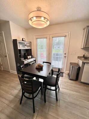 Uklassifisert bilde, 2 av 12, knapp