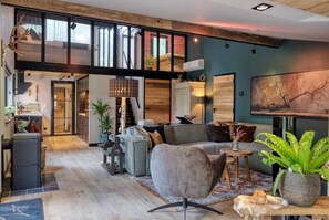 Télévision, cheminée