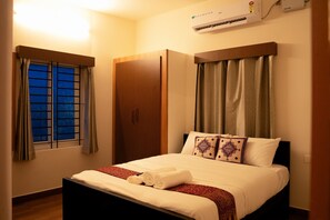 Classic Double Room | Free WiFi - Aranya (Thanjavur)