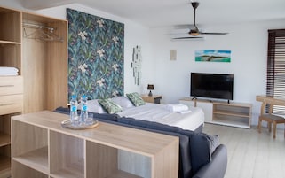 Ropa de cama hipoalergénica y minibar 
