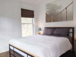 2 bedrooms, desk, iron/ironing board, free WiFi