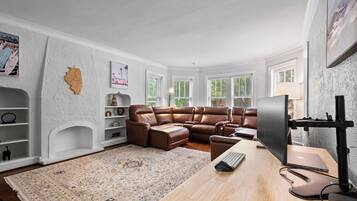 Televisión y monitor de computadora