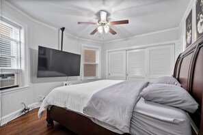 3 soveværelser, skrivebord, strygejern/strygebræt, weekendseng