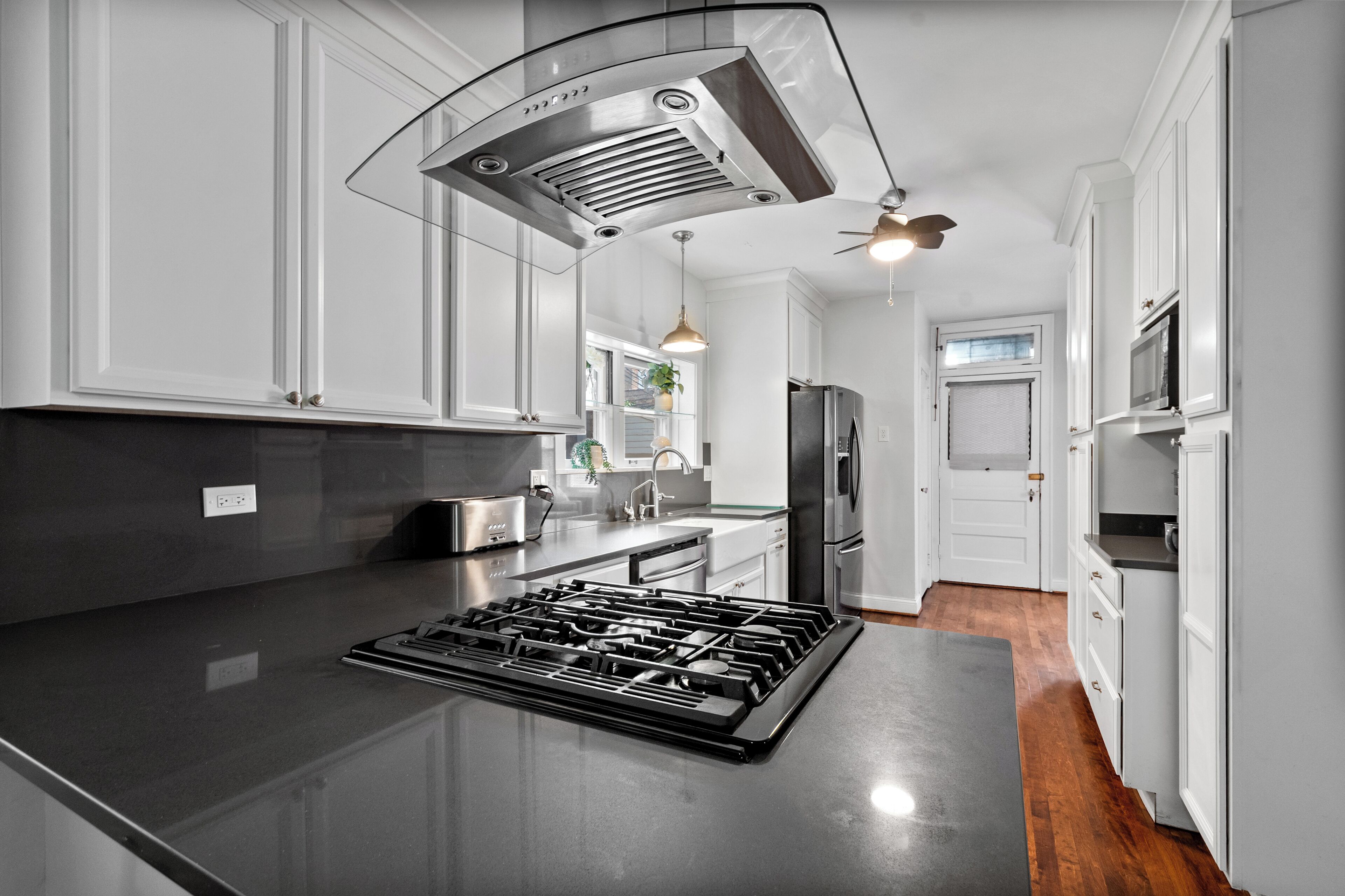 Microwave, oven, stovetop, dishwasher