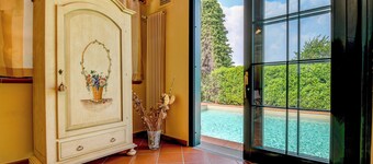 Villa Artemisia - elegance & relaxation just 300 m from Lake Garda