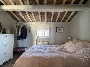 Ferros/tábuas de passar roupa, Wi-Fi, roupa de cama