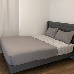 2 chambres, fer et planche à repasser, Wi-Fi, draps fournis