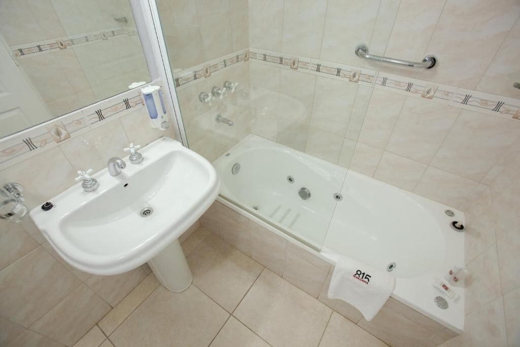 Superior Apartment, City View | Bathroom