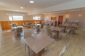 Coffee shop - Apart Hotel Rivadavia 815 (Neuquén)