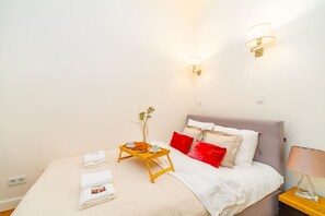 1 habitación, tabla de planchar con plancha, wifi gratis y ropa de cama 