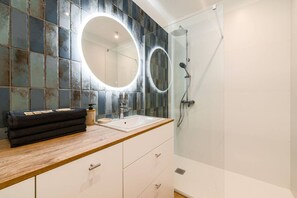 Hair dryer, towels, toilet paper