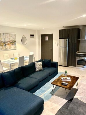 Duplex | Living area - premier luxury apartment (Accra)