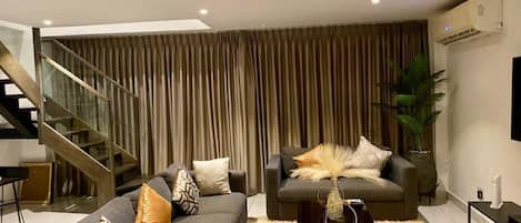 複式房屋 | 客廳