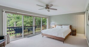 4 bedrooms, iron/ironing board, WiFi
