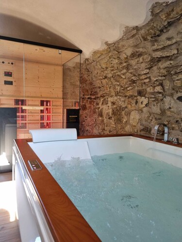 Evening Rose - Dream vacation in Tuscany with private spa, near 5 Terre